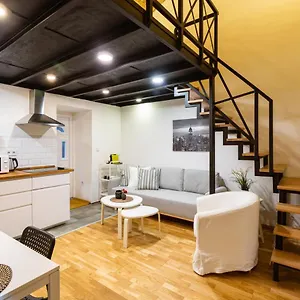 Modern Stylish @ Superb Location Apartment